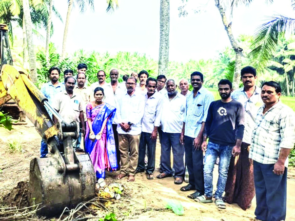 పైపులైను నిర్మాణానికి శంకుస్థాపన