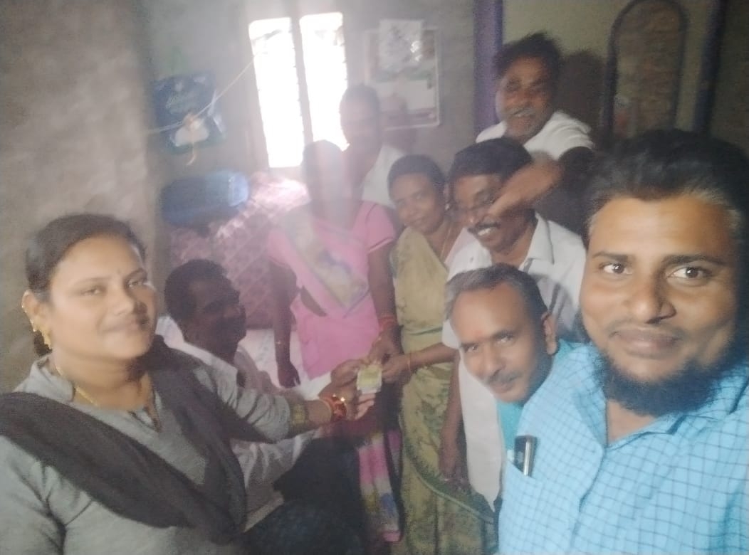 టైలర్‌కి ఆర్థిక సహాయం
