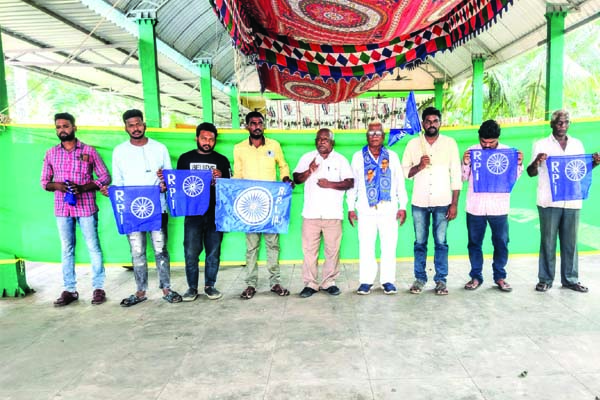 దళిత సంక్షేమ పథకాలను కొనసాగించాలి