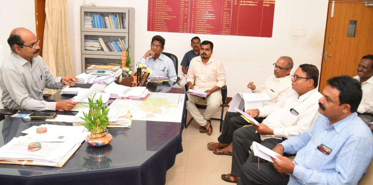 రెవెన్యూ కేసులు సత్వరం పరిష్కరించండి