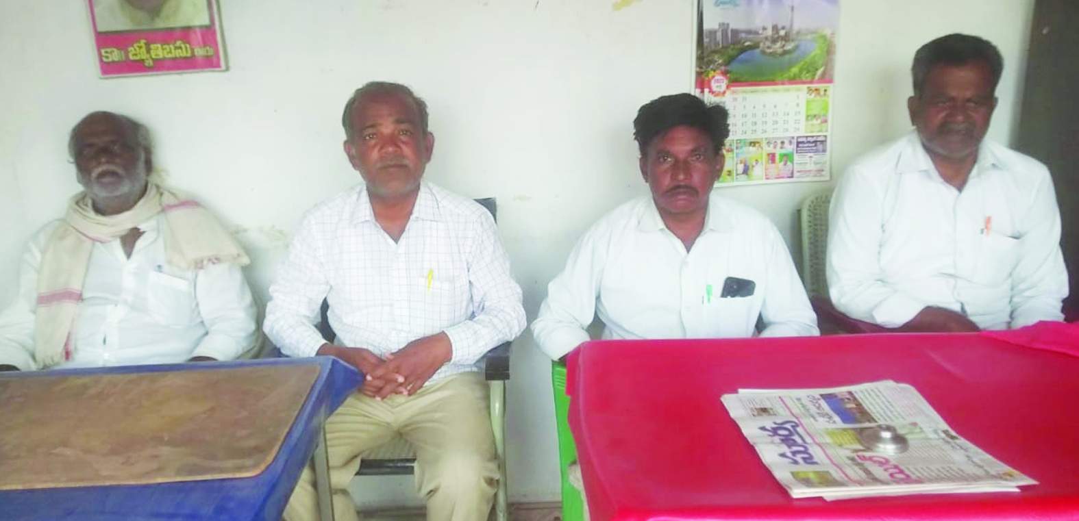 మాట్లాడుతున్న వెంకటేశులు