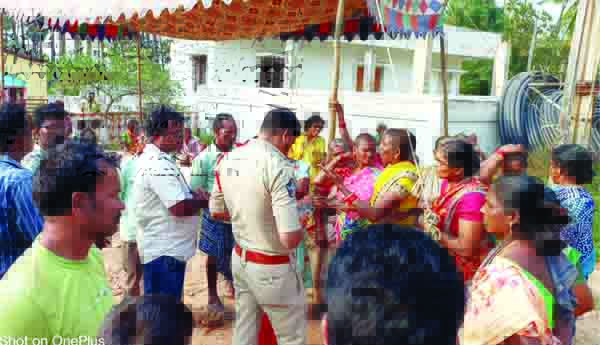 నిరసన శిబిరం తొలగింపు