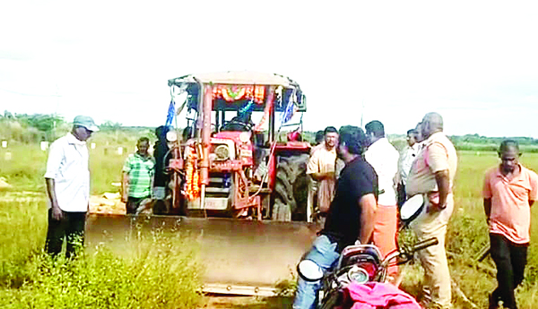 బావాజీ మఠం భూములపై 'అమ్మ' కన్ను!