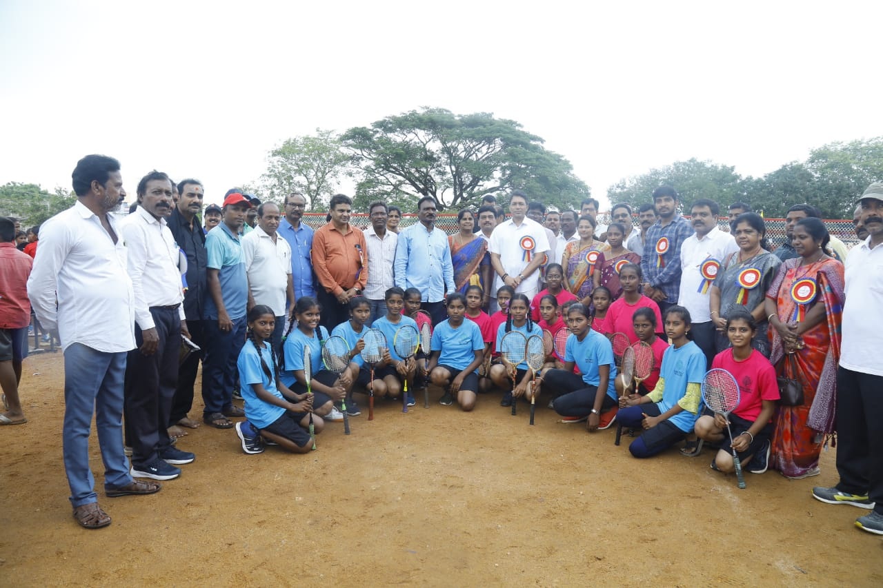 క్రీడలతో భవితకు బాటలు