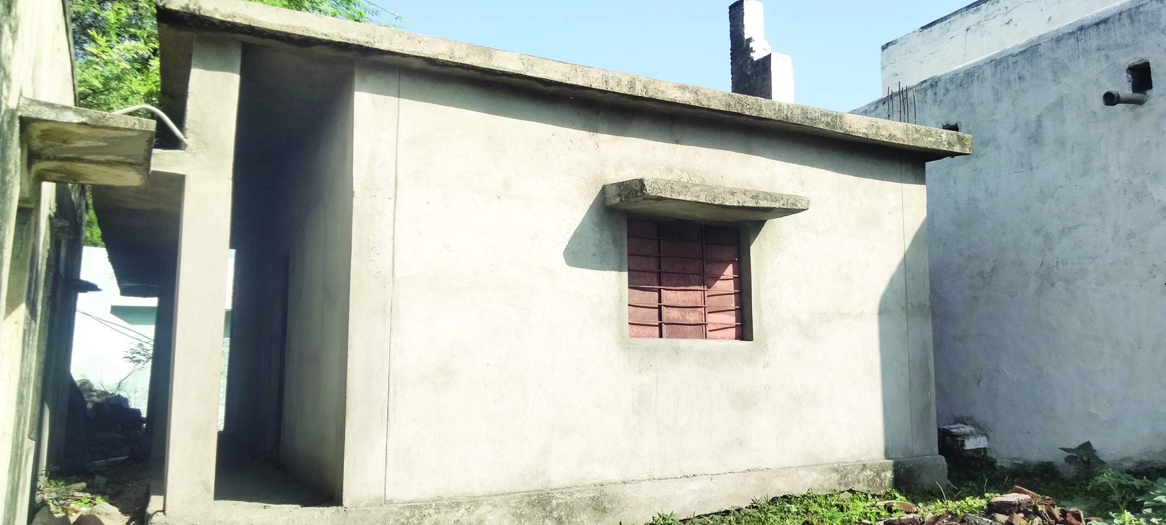 నేమకల్లులో మధ్యలో నిలిచిపోయిన అంగన్వాడీ భవన నిర్మాణం