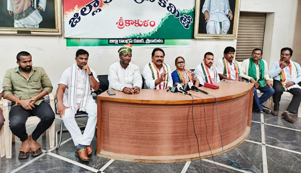 కరువు జిల్లాగా ప్రకటించాలి