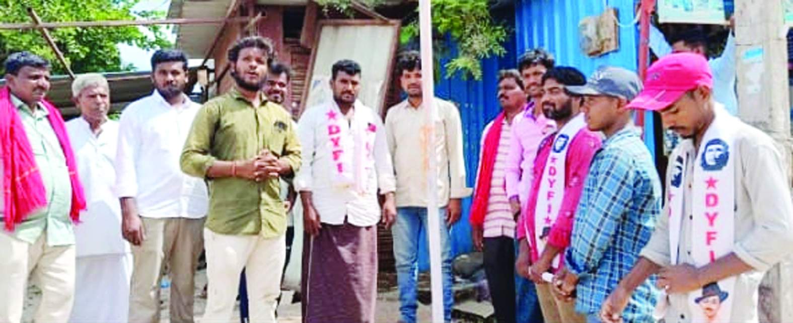 కార్యక్రమంలో మాట్లాడుతున్న శ్రీనివాసులు