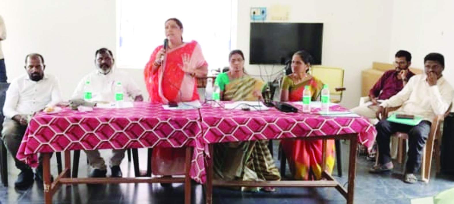 సమావేశంలో మాట్లాడుతున్న ఎంపిపి లక్ష్మీదేవి