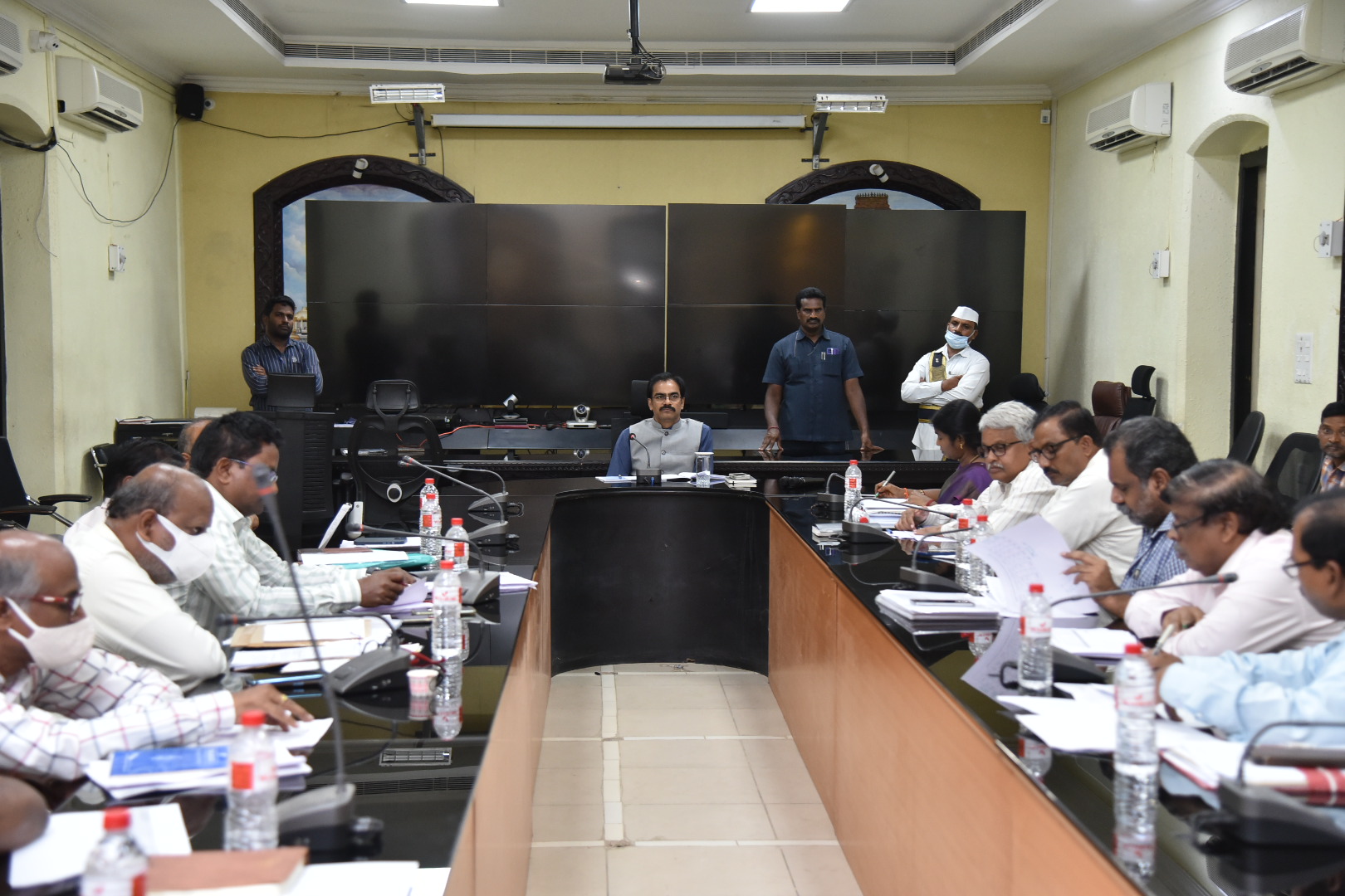 ఎంపి ల్యాడ్స్‌తో చేపట్టిన పనులు వేగవంతం చేయాలి