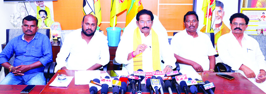 ఏమి చేశారని సామాజిక సాధికారత బస్సు యాత్రలు?: టిడిపి