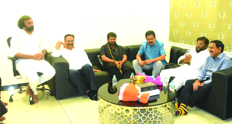 జనసేన, టీడీపి నేతల భేటి