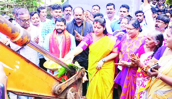 బిటి రోడ్డు నిర్మాణ పనులకు శంకుస్థాపన