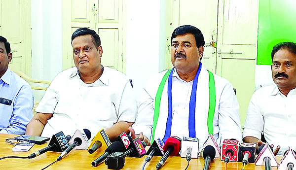 ఆంధ్రాకు జగనే ఎందుకు కావాలి