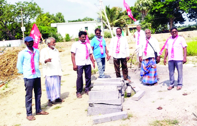 సరిపడా ఇసుక ఉచితంగా ఇవ్వండి