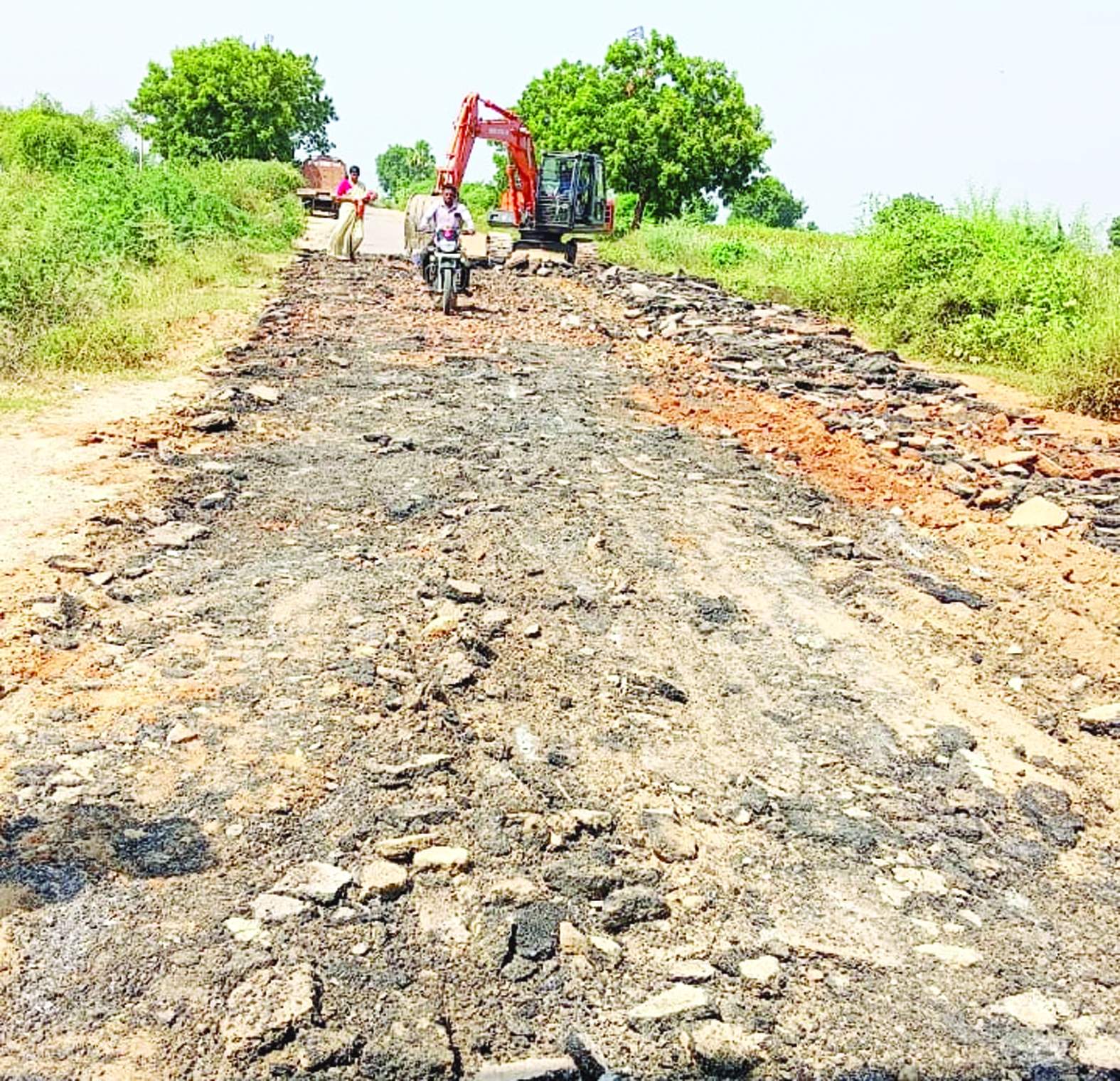 పనులు చేపడుతున్న సిబ్బంది