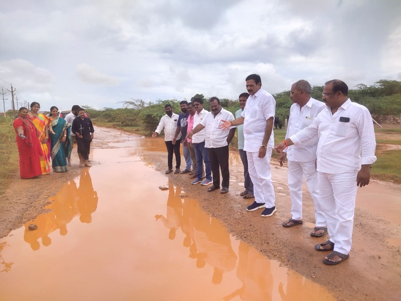 తుమ్మలపెంట రోడ్డు దుస్థితిపై టిడిపి ధ్వజం