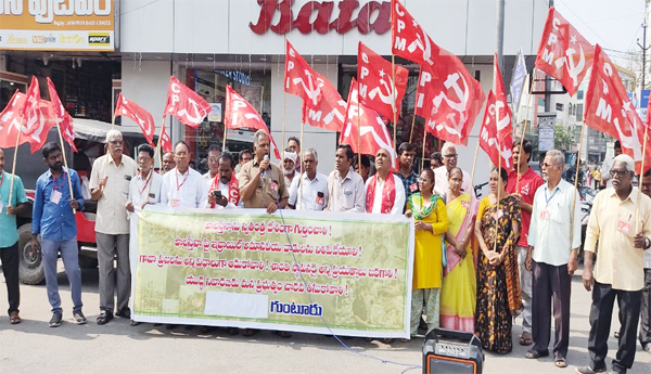 In-solidarity-with-the-citizens-of-Palestine-the-protest-of-the-left