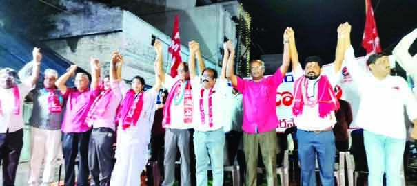 తెలుగువారి ఆత్మ గౌరవం ఢిల్లీలో తాకట్టు