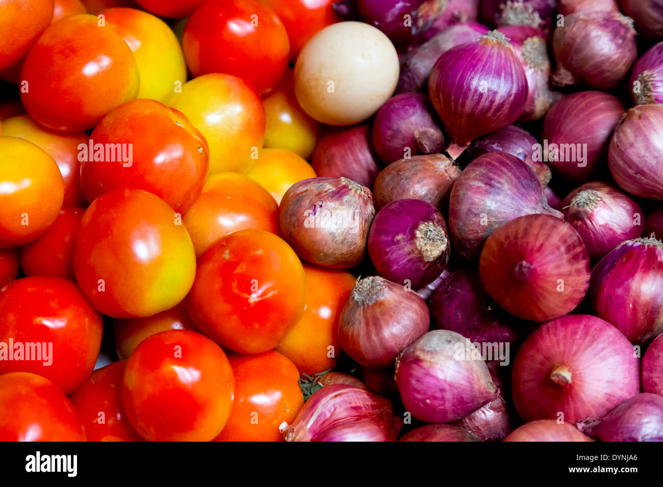 మళ్లీ ఉల్లి ఘాటు.. టమోటా మోత