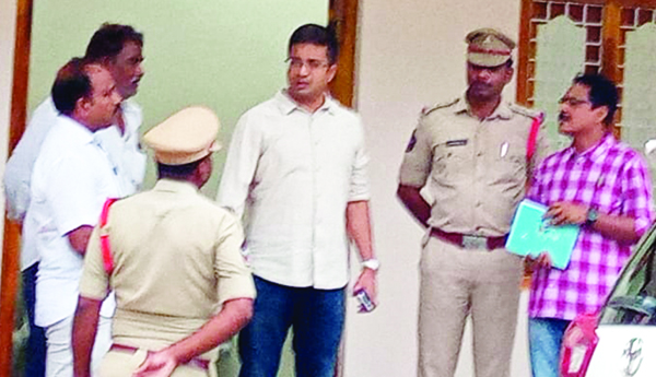 గిరి శిఖర గ్రామాలను సందర్శించిన ఎస్‌పి