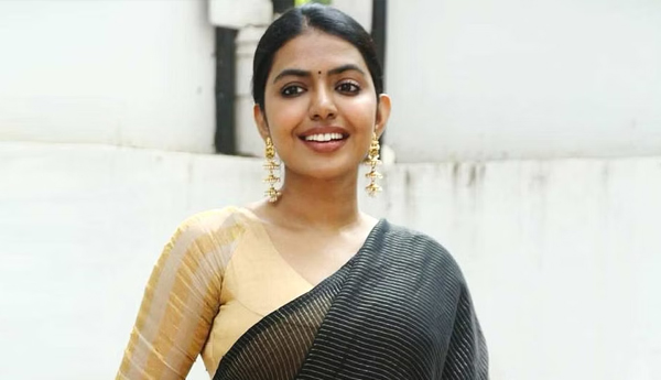 /Shivani-Rajasekhar-also-does-glamor-roles