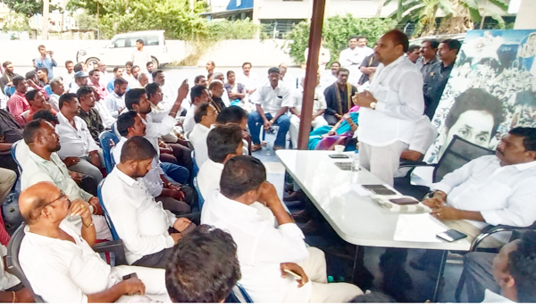 బస్సు యాత్రను విజయవంతం చేయండి