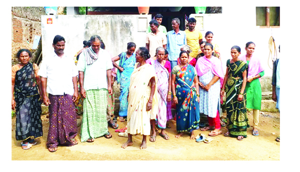 గిరిజనుల పట్ల ఎంఇఒ అనుచిత వైఖరి