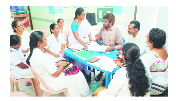 పిహెచ్‌సిని డిఐఒ సందర్శన