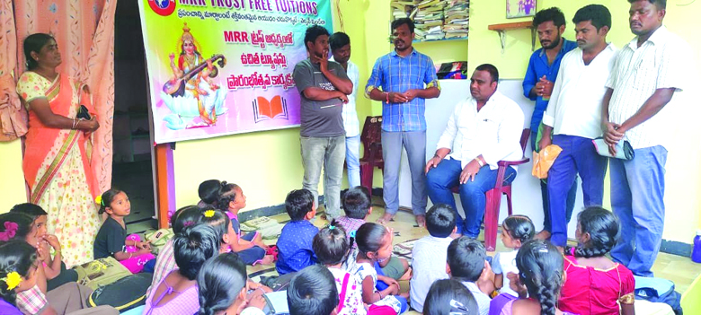 పల్లెల్లో ఉచిత వైద్యశిబిరం