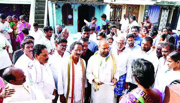అధికారులు గైర్హాజరైతే ఎలా?