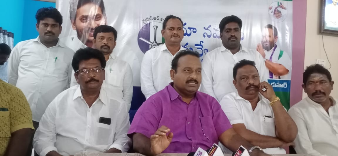 అందినకాడికి దోచుకున్న ఎమ్మెల్యే శ్రీదేవి