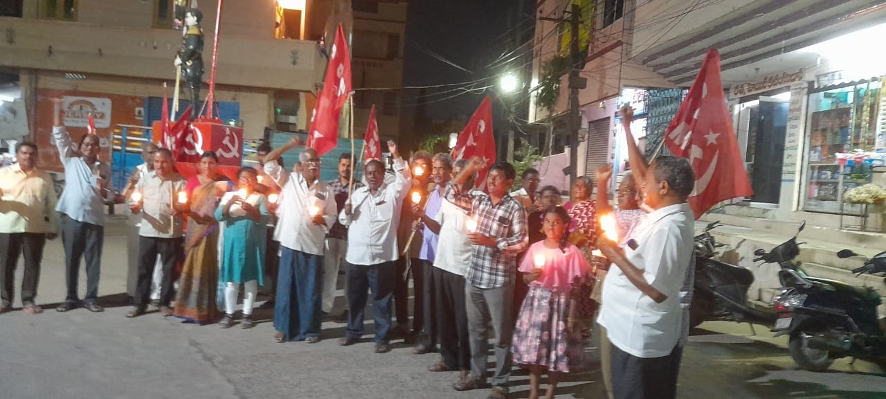 గాజాపై యుద్ధం ఆపాలని కొవ్వొత్తుల ప్రదర్శన