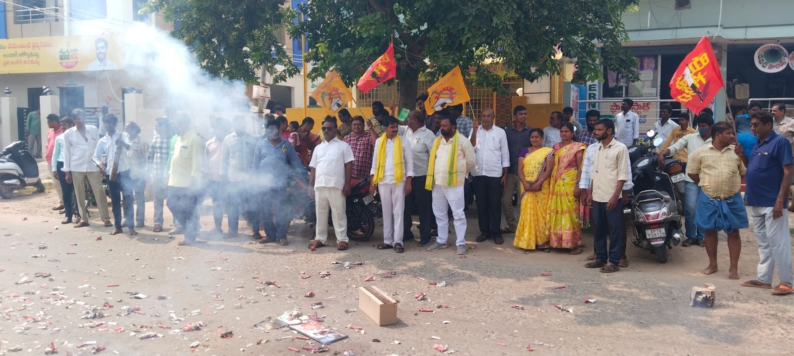 చంద్రబాబుకు బెయిల్‌పై టిడిపి శ్రేణుల సంబరాలు