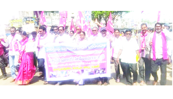  పాలస్తీనాపై ఇజ్రాయిల్‌ దాడులను ఖండించండి