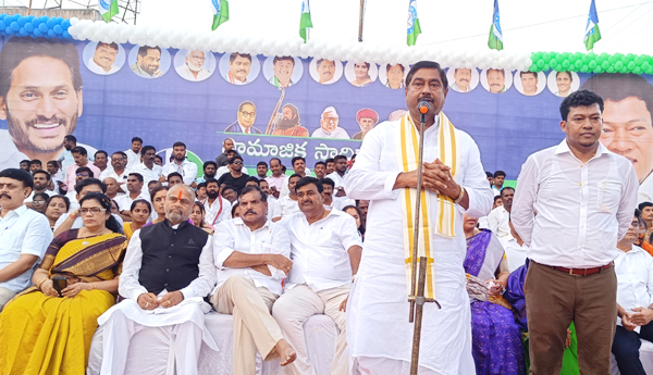 జీవన ప్రమాణాలే అభివృద్ధి సూచీలు