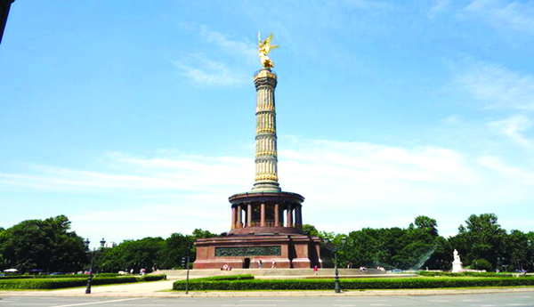 ముస్సోలినీ, హిట్లర్‌ వారసులు..