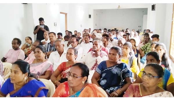   సదస్సుకు హాజరైన జనం
