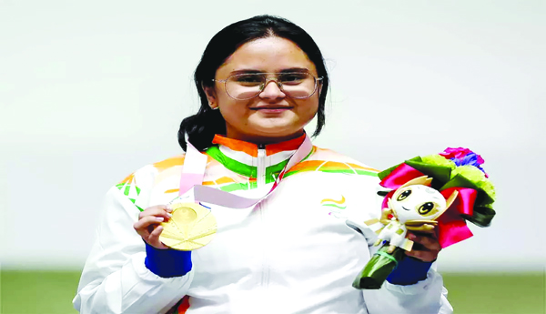 వైకల్యాన్ని ఓడించారు.. పసిడి కురిపించారు..