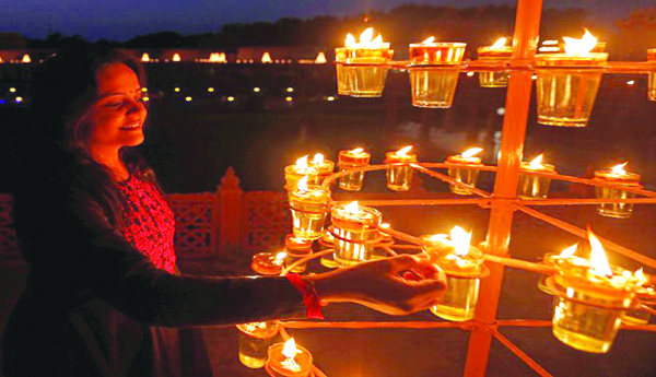 కారు చీకట్లో వెలుగు రేఖ..