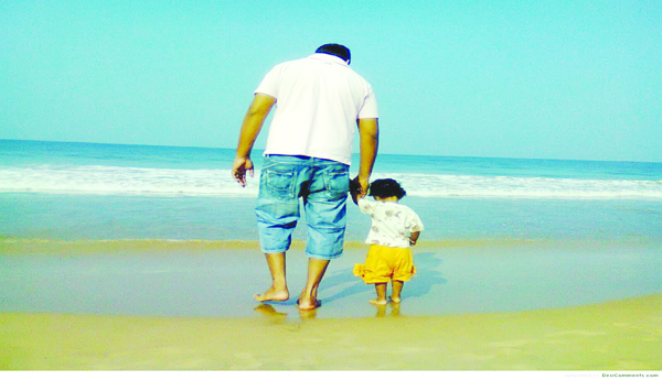 నాన్నకు ప్రేమతో.. కూతుళ్లు..