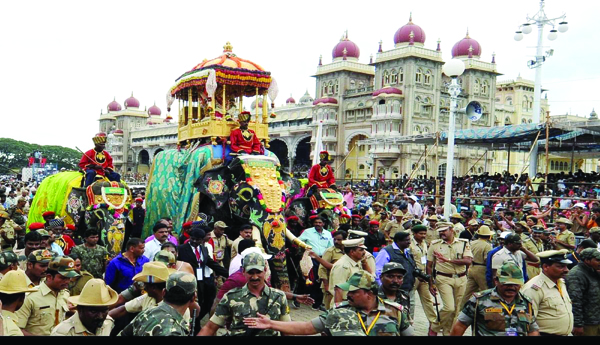సాంస్కృతిక కళారూపాలే దసరా...