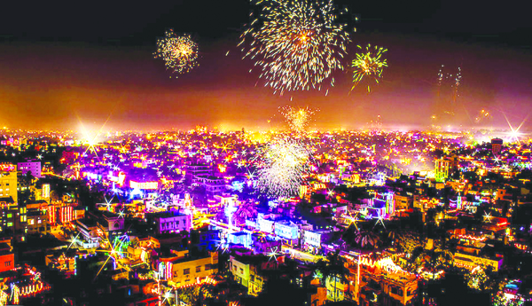 కారు చీకట్లో వెలుగు రేఖ..