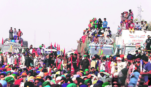 కారు చీకట్లో వెలుగు రేఖ..