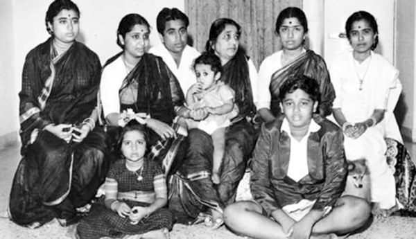 పాటే ప్రాణంగా...
