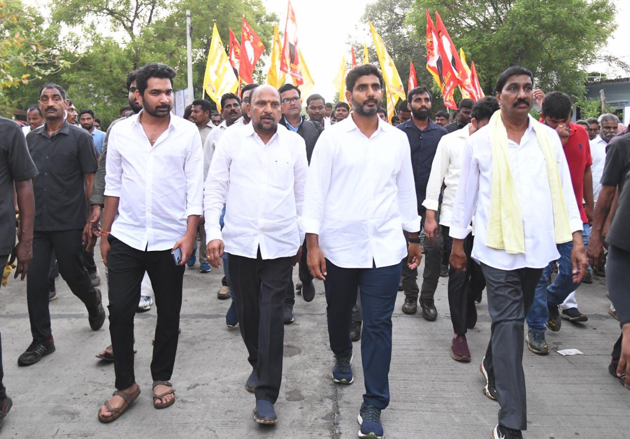 పాదయాత్రలో నారా లోకేష్‌ వెంట బిసి జనార్దన్‌రెడ్డి, నాయకులు