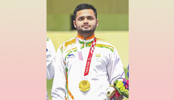 వైకల్యాన్ని ఓడించారు.. పసిడి కురిపించారు..