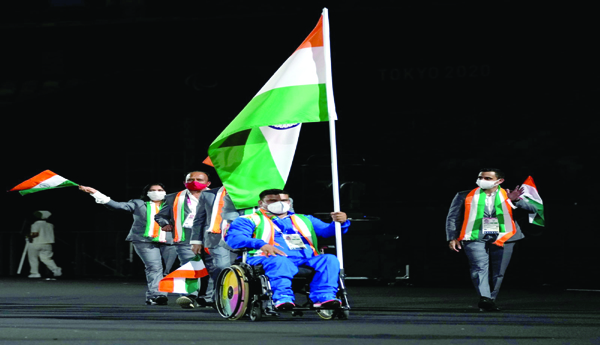 వైకల్యాన్ని ఓడించారు.. పసిడి కురిపించారు..
