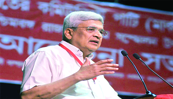 చతుర్ముఖ కూటమి కోరల్లో..