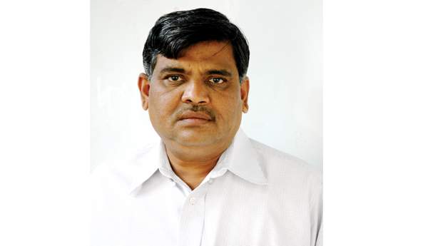  వ్యాసకర్త 