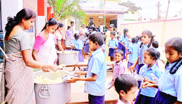 బతుకు మోతలో బాల్యం మాయం !